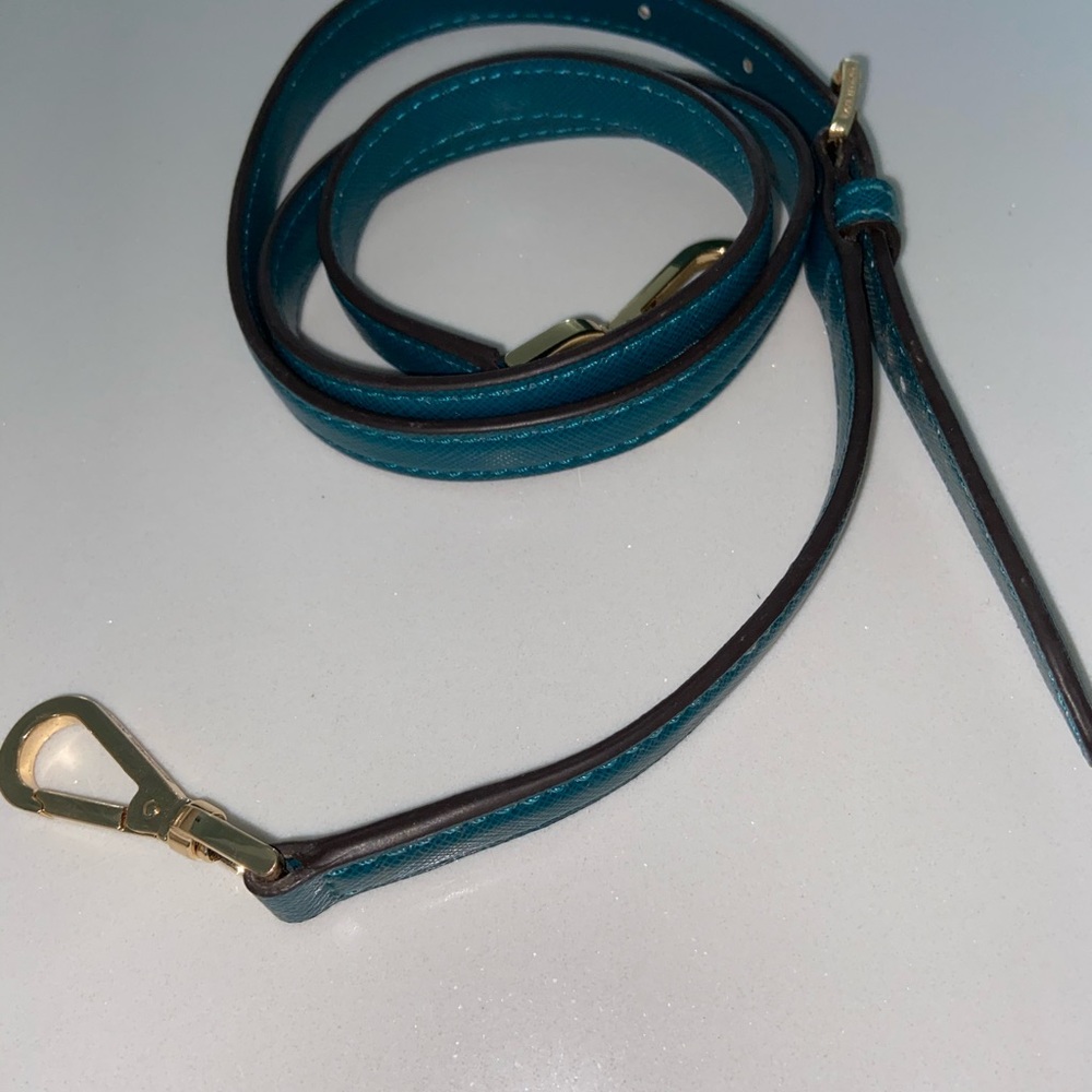 Michael Kors M SAFFIANO LEATHER BUCKET BAG - Picture 8 of 8